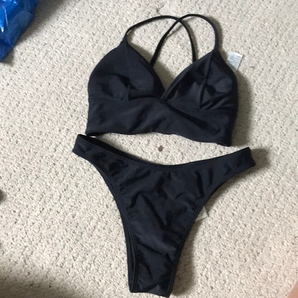 NWOT Hollister Biking set - Picture 1 of 4